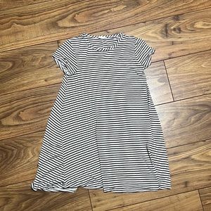 Size small dresss worn a handful of times in great used condition.